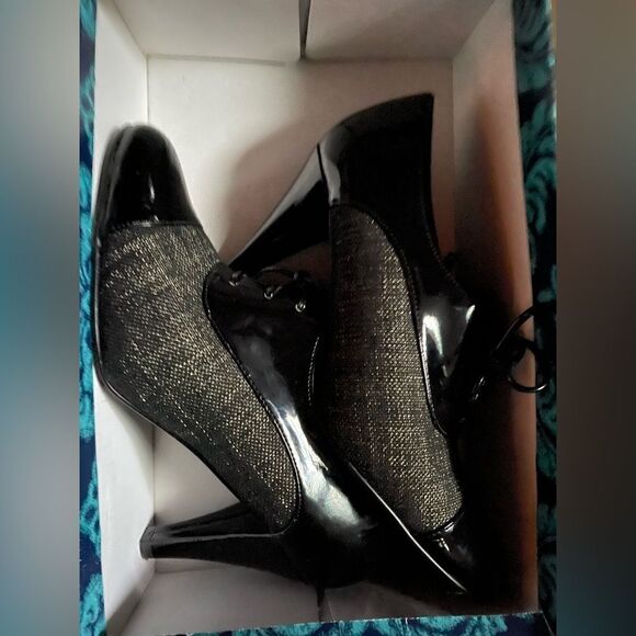 LMPO Ladies High Heel Pumps NIB - Picture 1 of 12